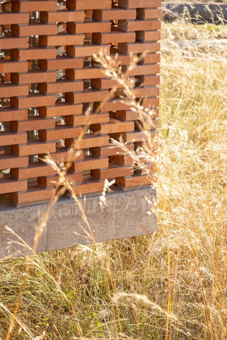 Tupin House by BLOCO Arquitetos. Photograph by Joana França.