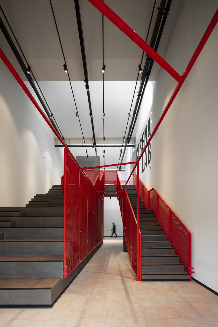 «Recupero Ex Arrigoni» por COTTA SOLOMITA Architetti Pianificatori. Fotografía por Fabio Mantovani.