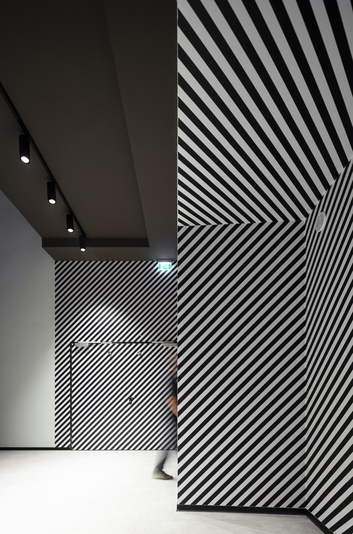«Recupero Ex Arrigoni» por COTTA SOLOMITA Architetti Pianificatori. Fotografía por Fabio Mantovani.