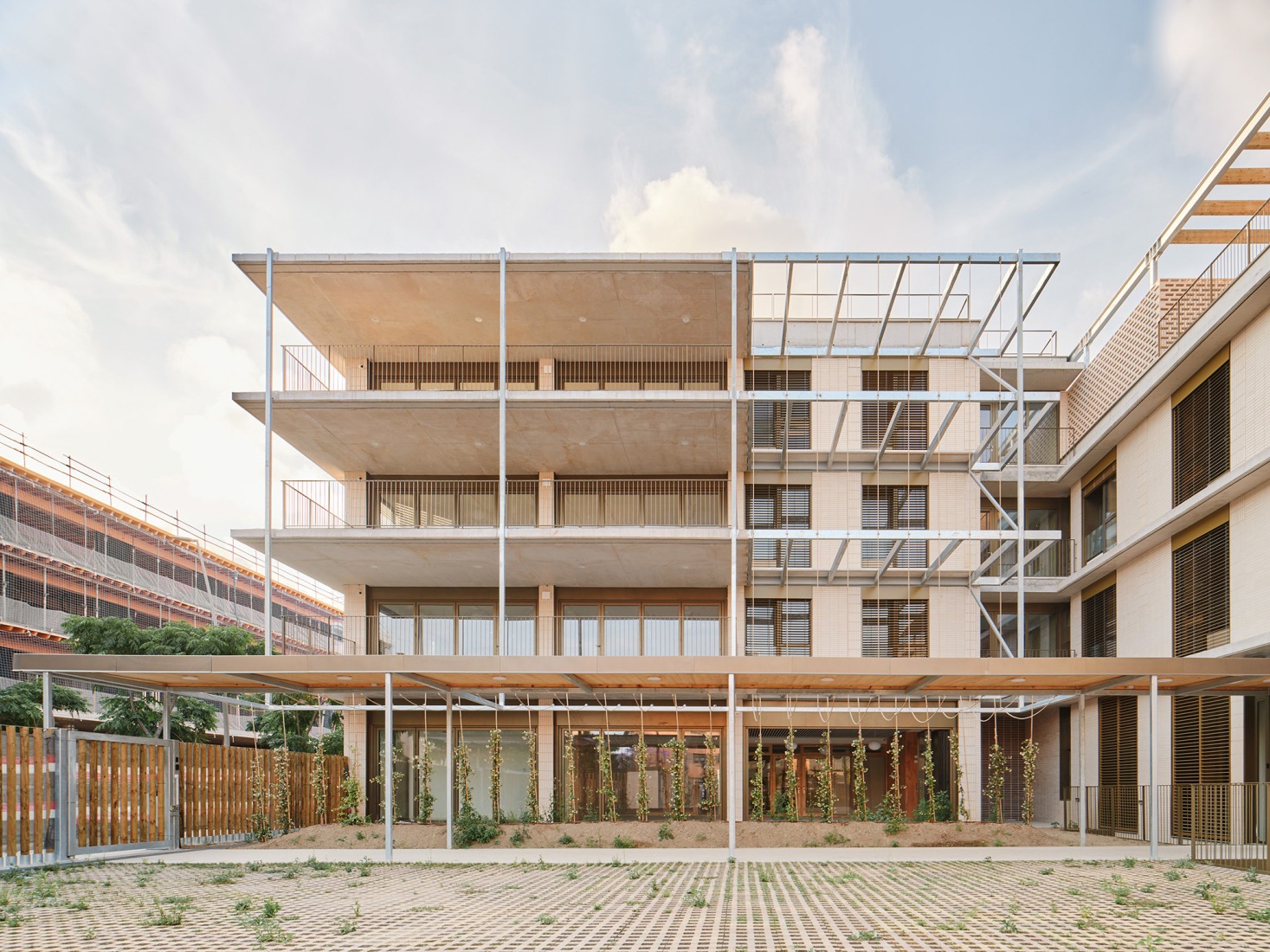 Josefa Puigpelat "Teresina" Residence by Coll-Leclerc. Photograph by José Hevia.