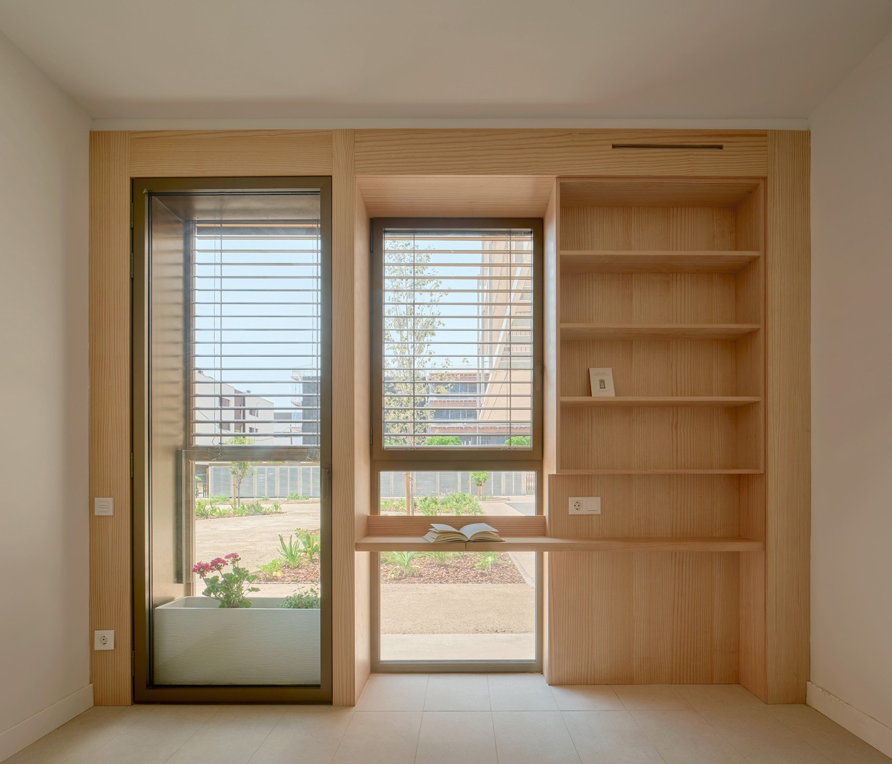 Josefa Puigpelat "Teresina" Residence by Coll-Leclerc. Photograph by José Hevia.