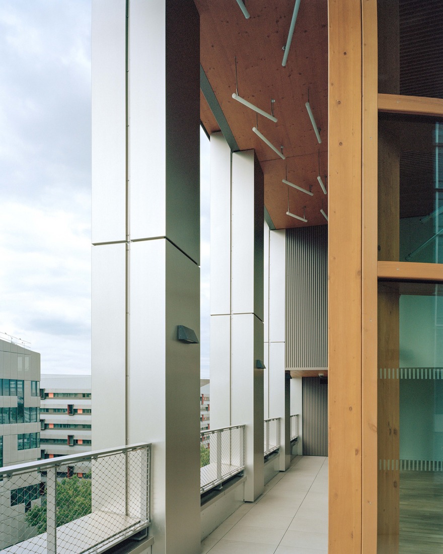 "La Tour Commune" by Vincent Lavergne + Atelier WOA. Photograph by Séverin Malaud.