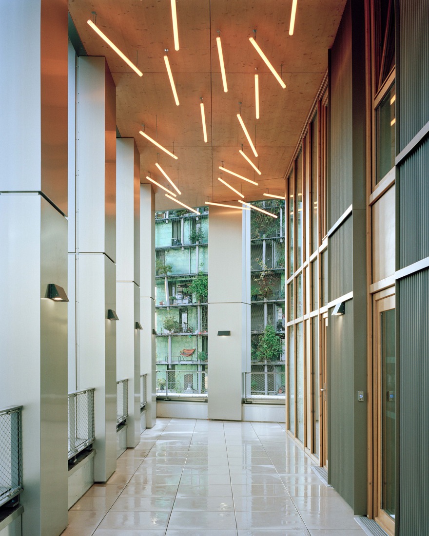 "La Tour Commune" by Vincent Lavergne + Atelier WOA. Photograph by Séverin Malaud.