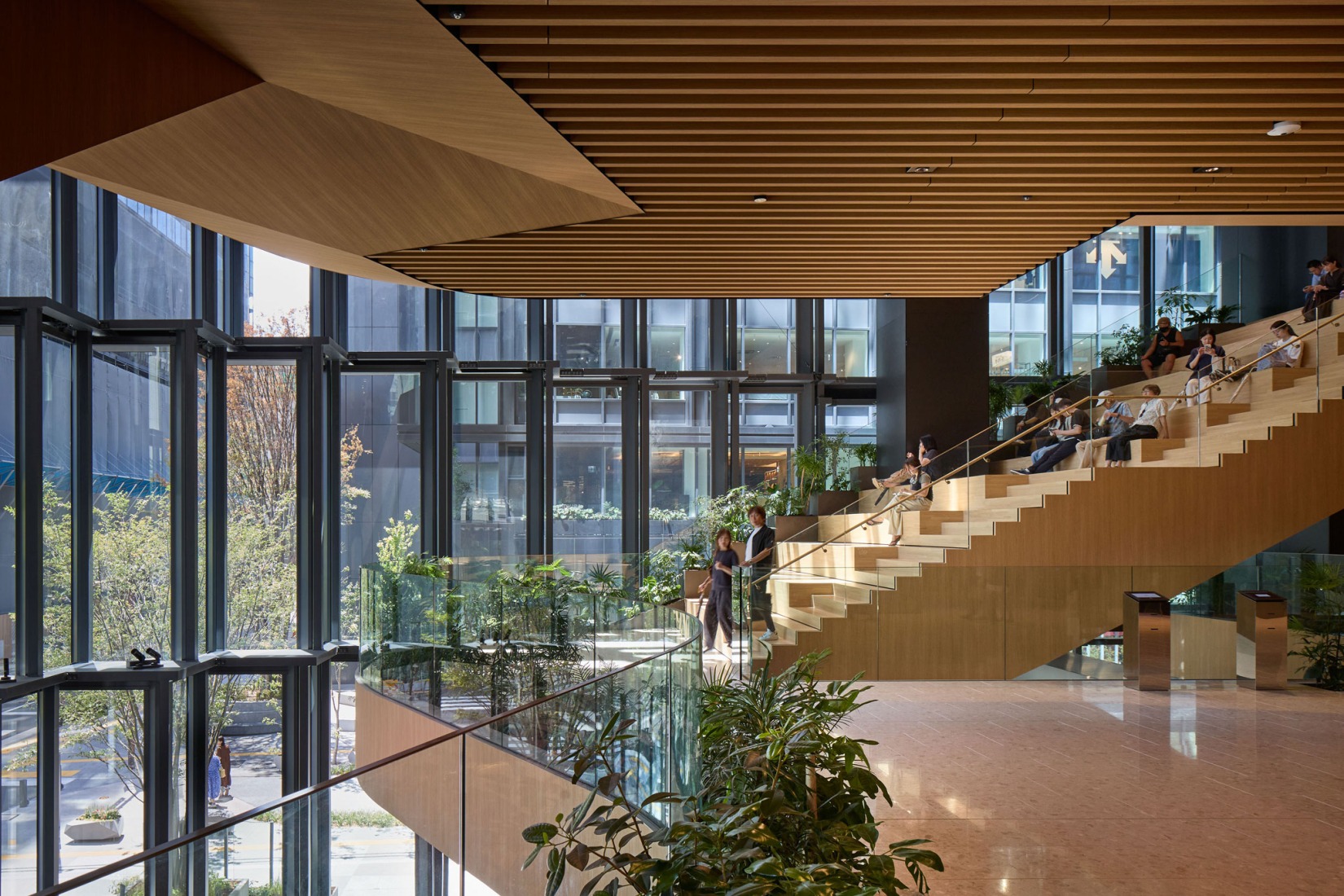 Tenjin Business Center II by OMA. Photograph by Tomoyuki Kusunose.