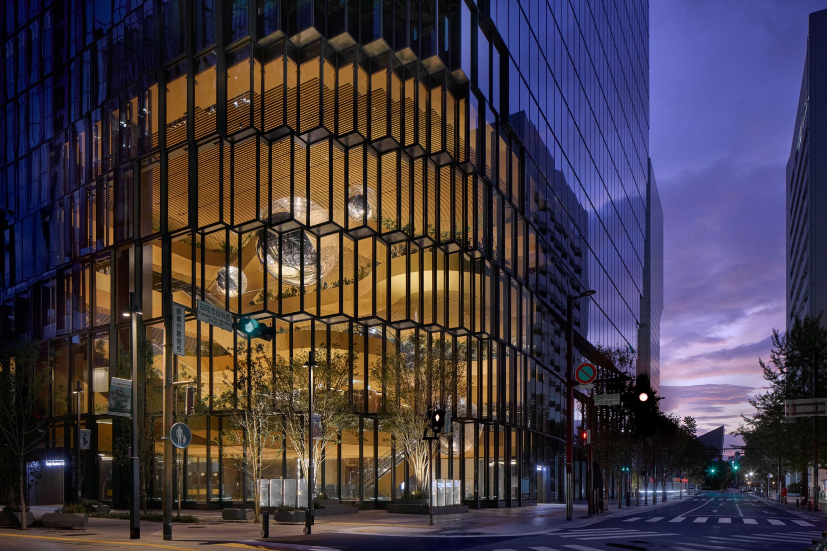 Tenjin Business Center II by OMA. Photograph by Tomoyuki Kusunose.