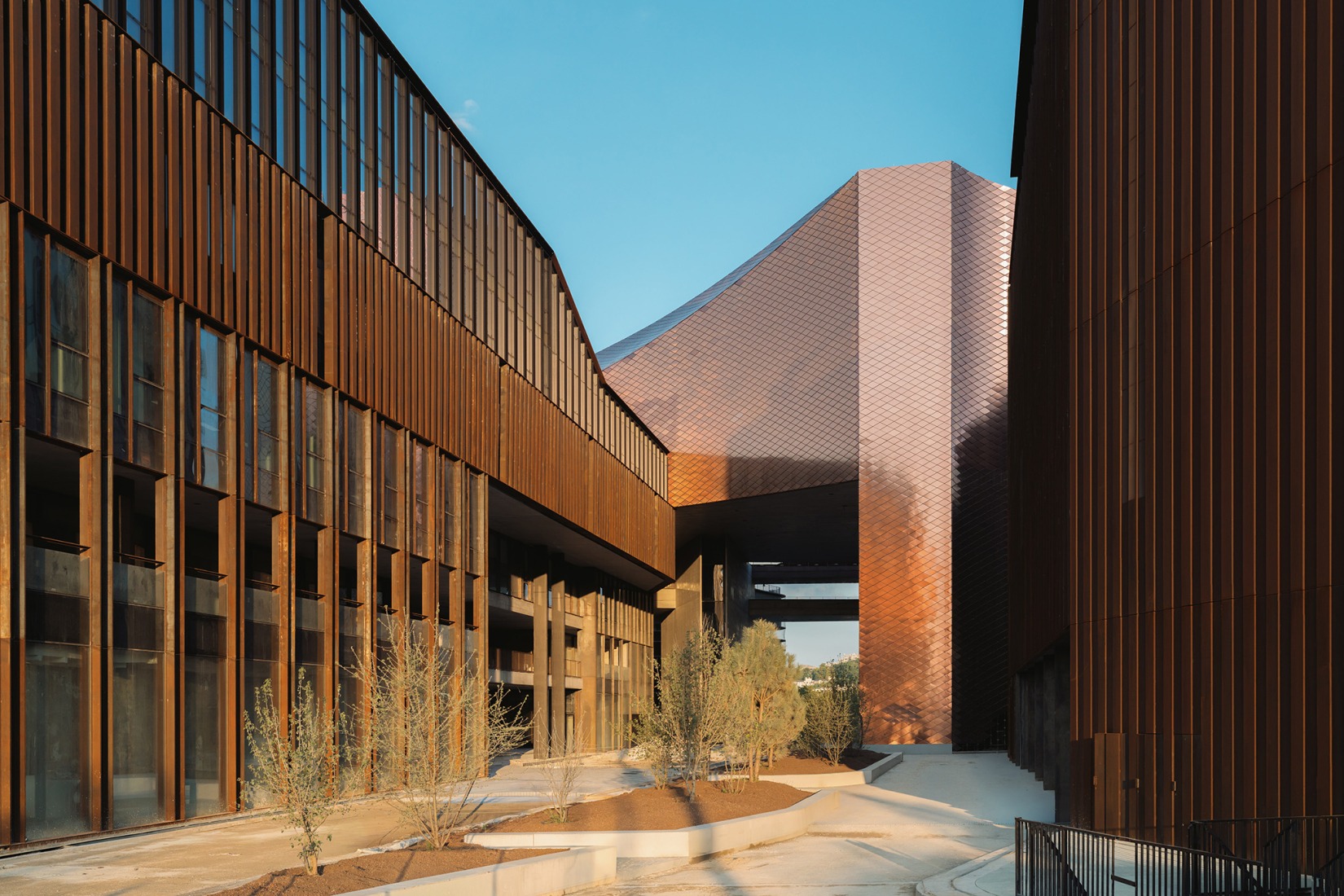 Le Large – Pointe des Arts Art Center – Seguin Island by RCR Arquitectes + CALQ Architects. Photograph by Nicolas Trouillard.