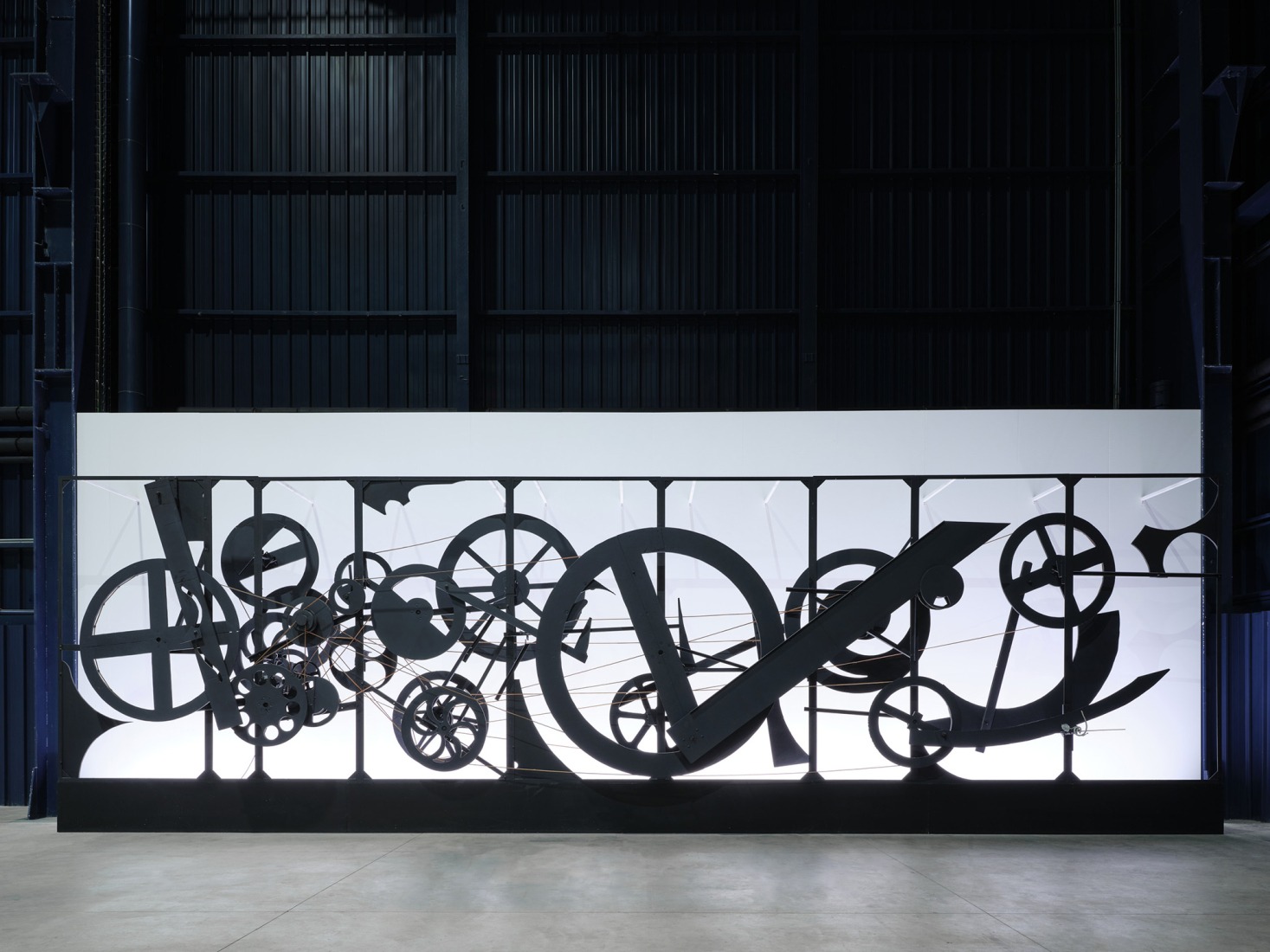 Jean TINGUELY, Requiem pour une feuille morte (hangar biccoca).