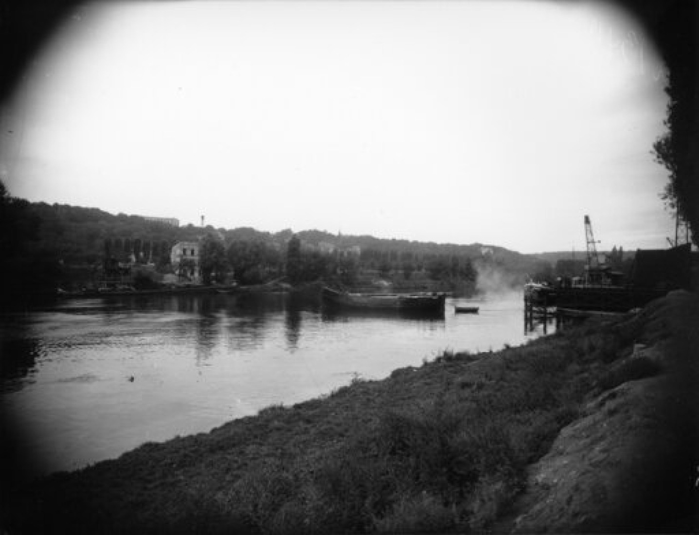 Ile Seguin from the Riverbank. September 13, 1921. Courtesy of Renault Communications – All Rights Reserved.