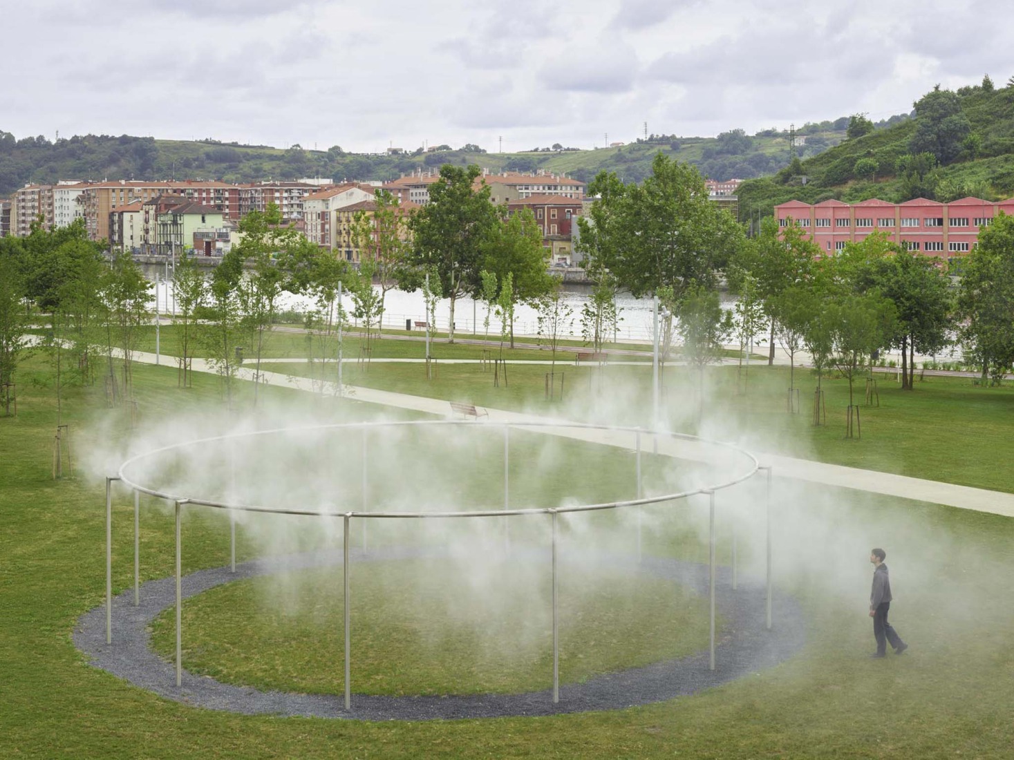 Parque Zamalanda de la Ribera del Nervión por Burgos & Garrido Arquitectos. Fotografía por Roland Halbe.