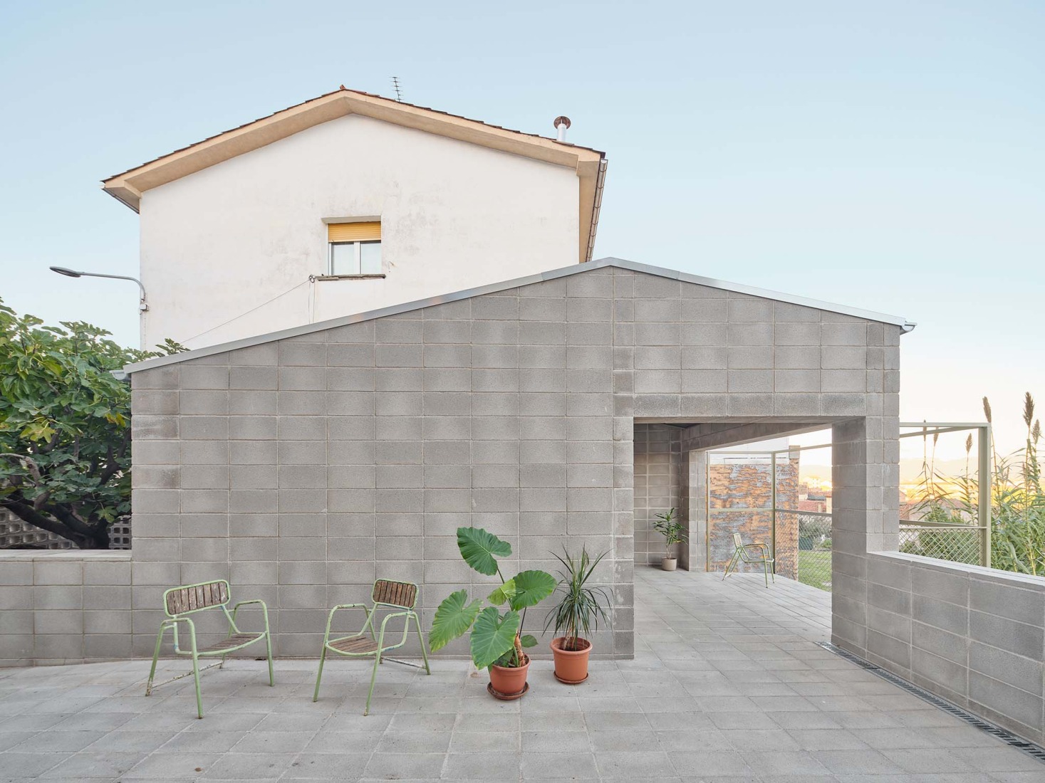 Casa de la Higuera por Comas-Pont arquitectes. Fotografía por Adrià Goula.