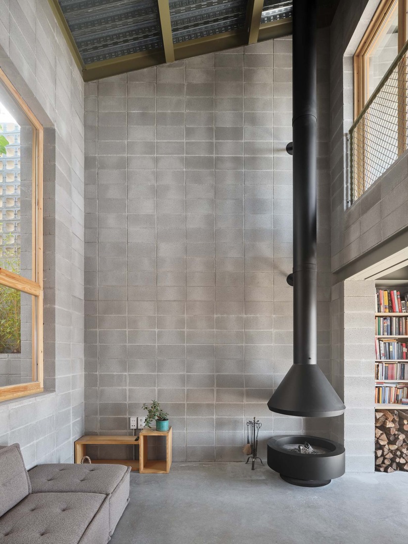 Casa de la Higuera por Comas-Pont arquitectes. Fotografía por Adrià Goula.