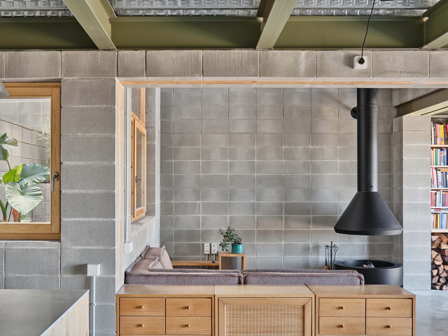 Casa de la Higuera por Comas-Pont arquitectes. Fotografía por Adrià Goula.
