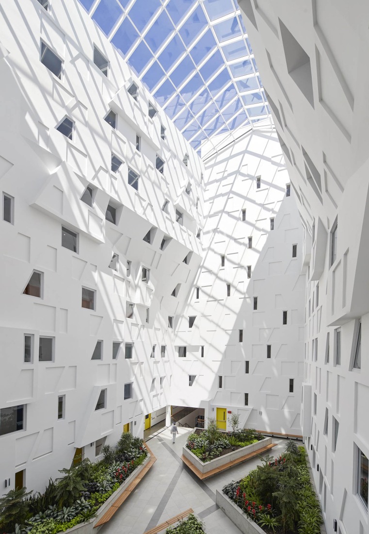 Atrium at Sumner, Brooklyn, New York, 2024. Courtesy of Hufton+Crow.