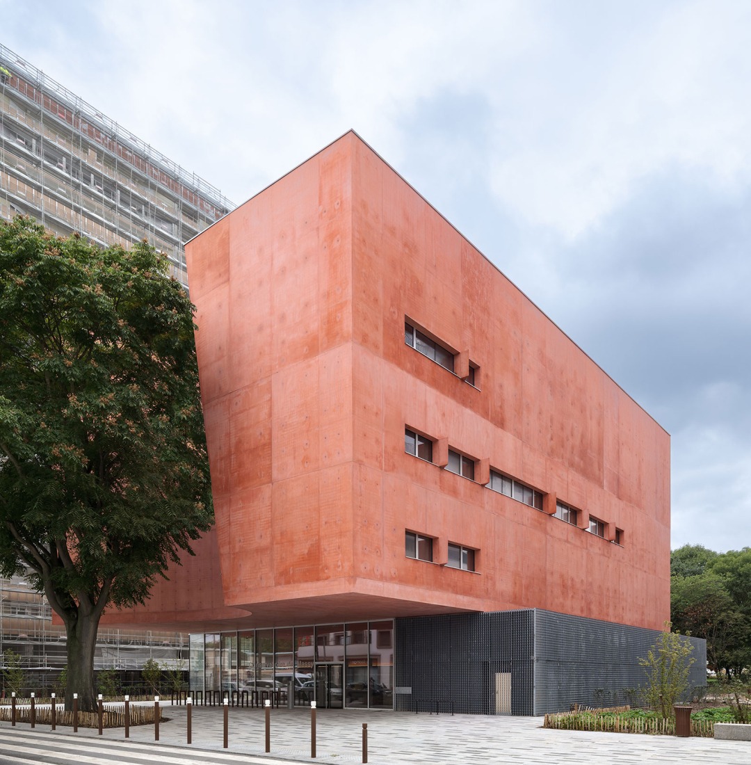 Dance, Music and Theatre Conservatoire by Dominique Coulon & associés. Photograph by Eugeni Pons.