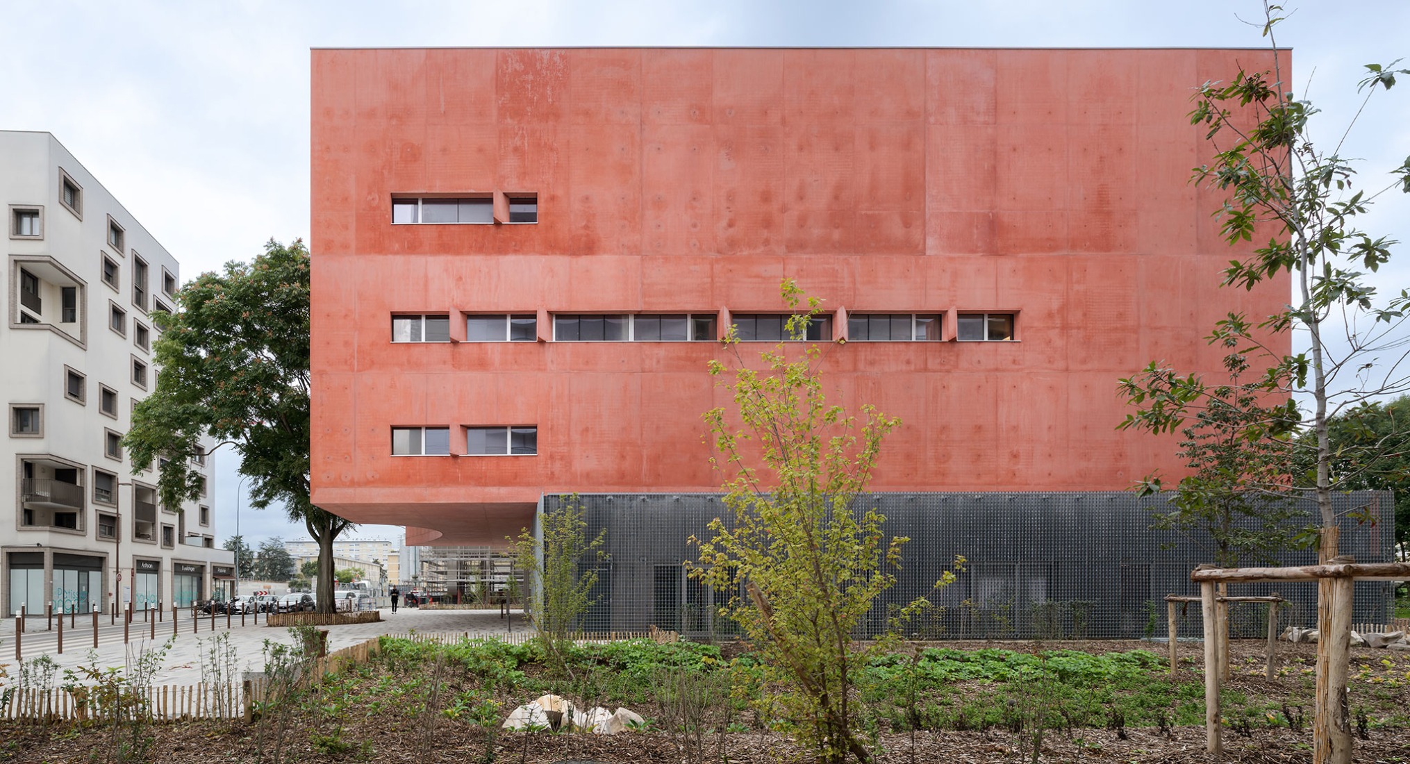 Dance, Music and Theatre Conservatoire by Dominique Coulon & associés. Photograph by Eugeni Pons.