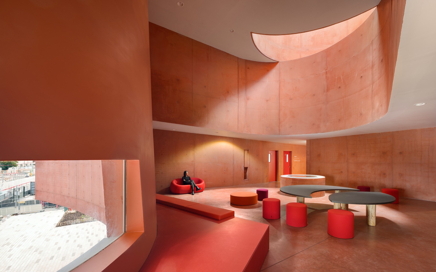 Dance, Music and Theatre Conservatoire by Dominique Coulon & associés. Photograph by Eugeni Pons.