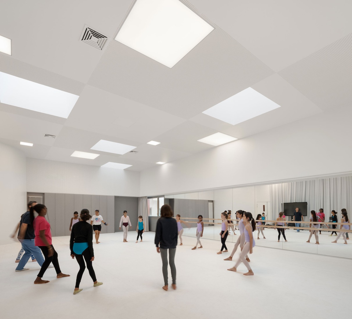 Dance, Music and Theatre Conservatoire by Dominique Coulon & associés. Photograph by Eugeni Pons.