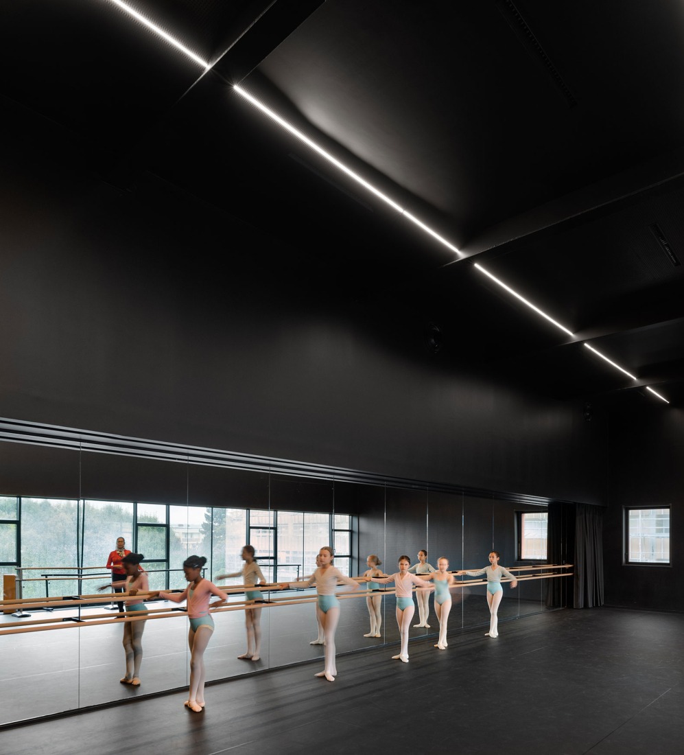 Dance, Music and Theatre Conservatoire by Dominique Coulon & associés. Photograph by Eugeni Pons.