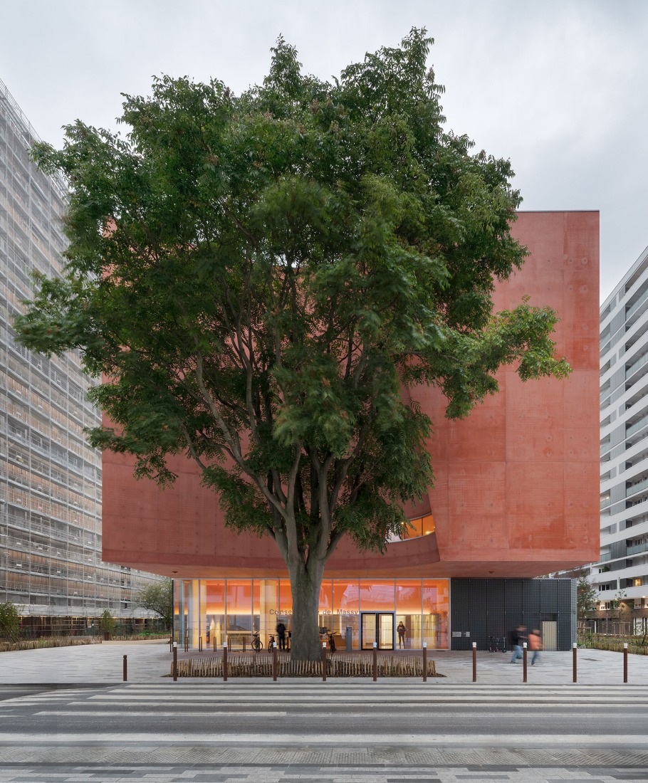 Dance, Music and Theatre Conservatoire by Dominique Coulon & associés. Photograph by Eugeni Pons.
