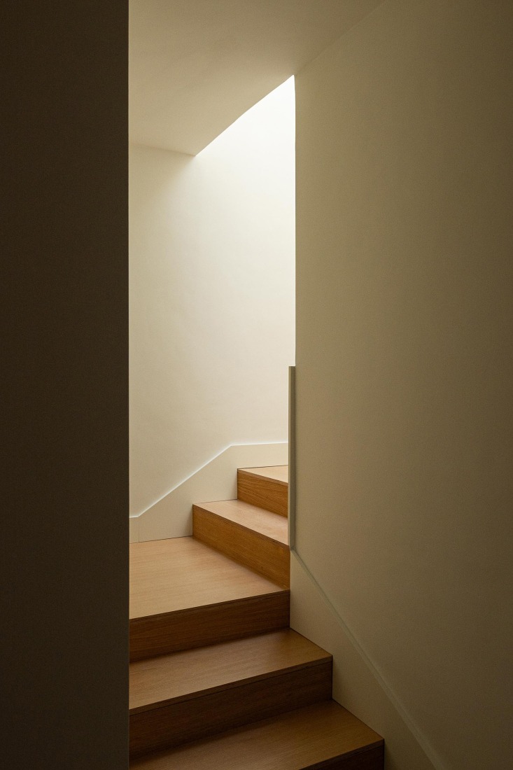 Costa Cabral Building by ENTRETEMPOS + ATA Atelier. Photograph by Ivo Tavares Studio.