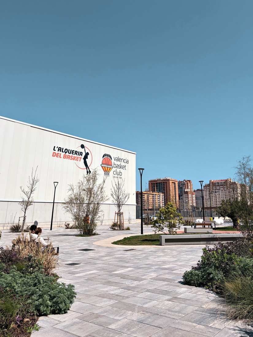 Roig Arena Park by Gustavo Marina Paisajistas. Photograph by Milena Villalba.