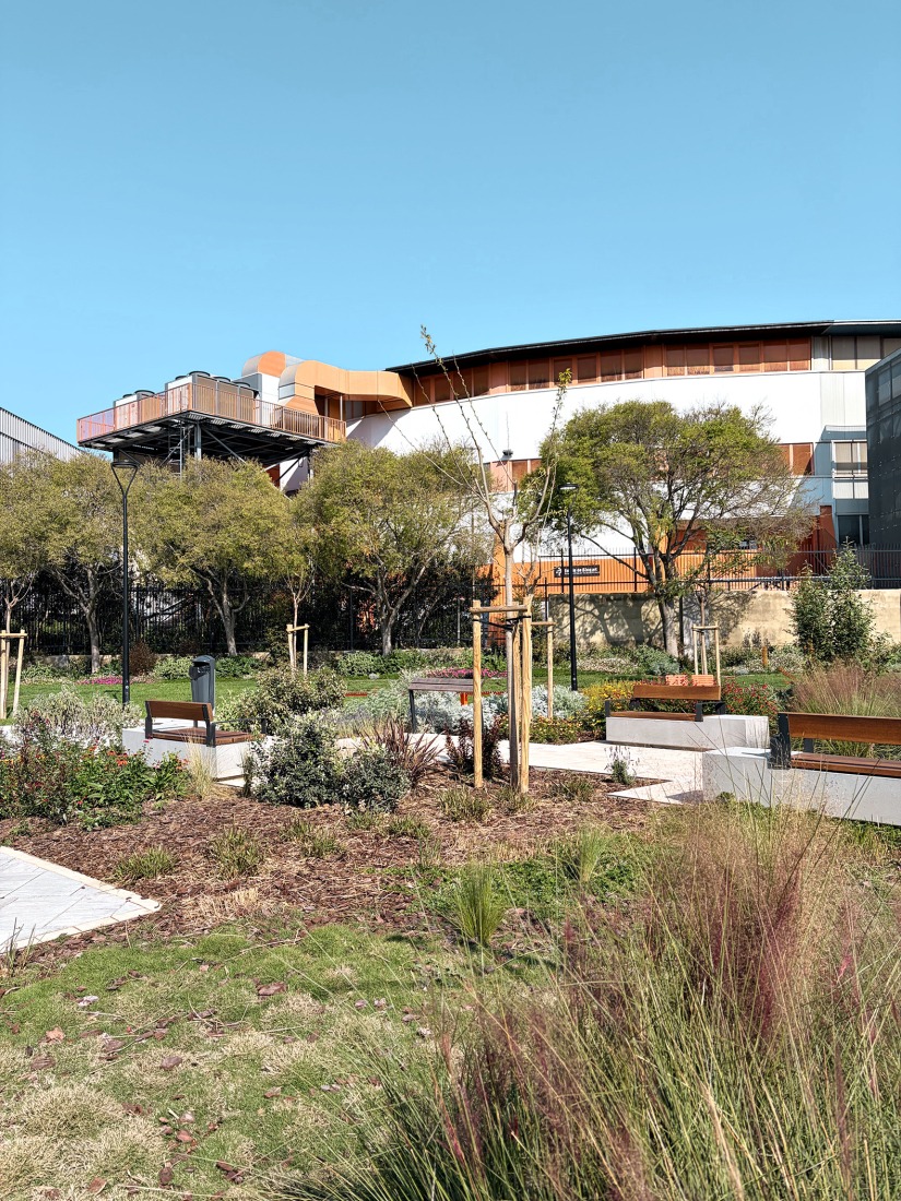 Roig Arena Park by Gustavo Marina Paisajistas. Photograph by Milena Villalba.