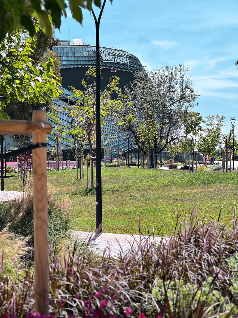 Roig Arena Park by Gustavo Marina Paisajistas. Photograph by Milena Villalba.