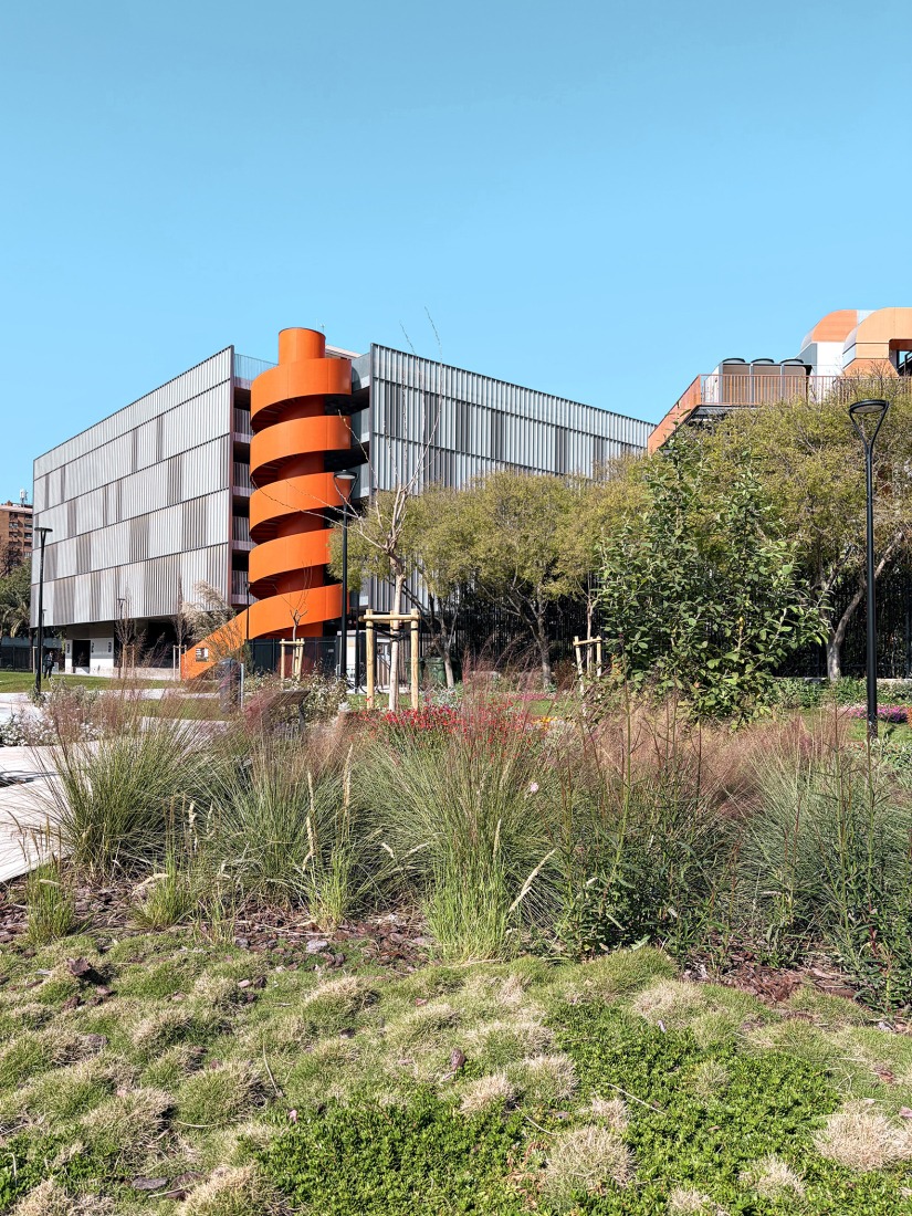 Roig Arena Park by Gustavo Marina Paisajistas. Photograph by Milena Villalba.