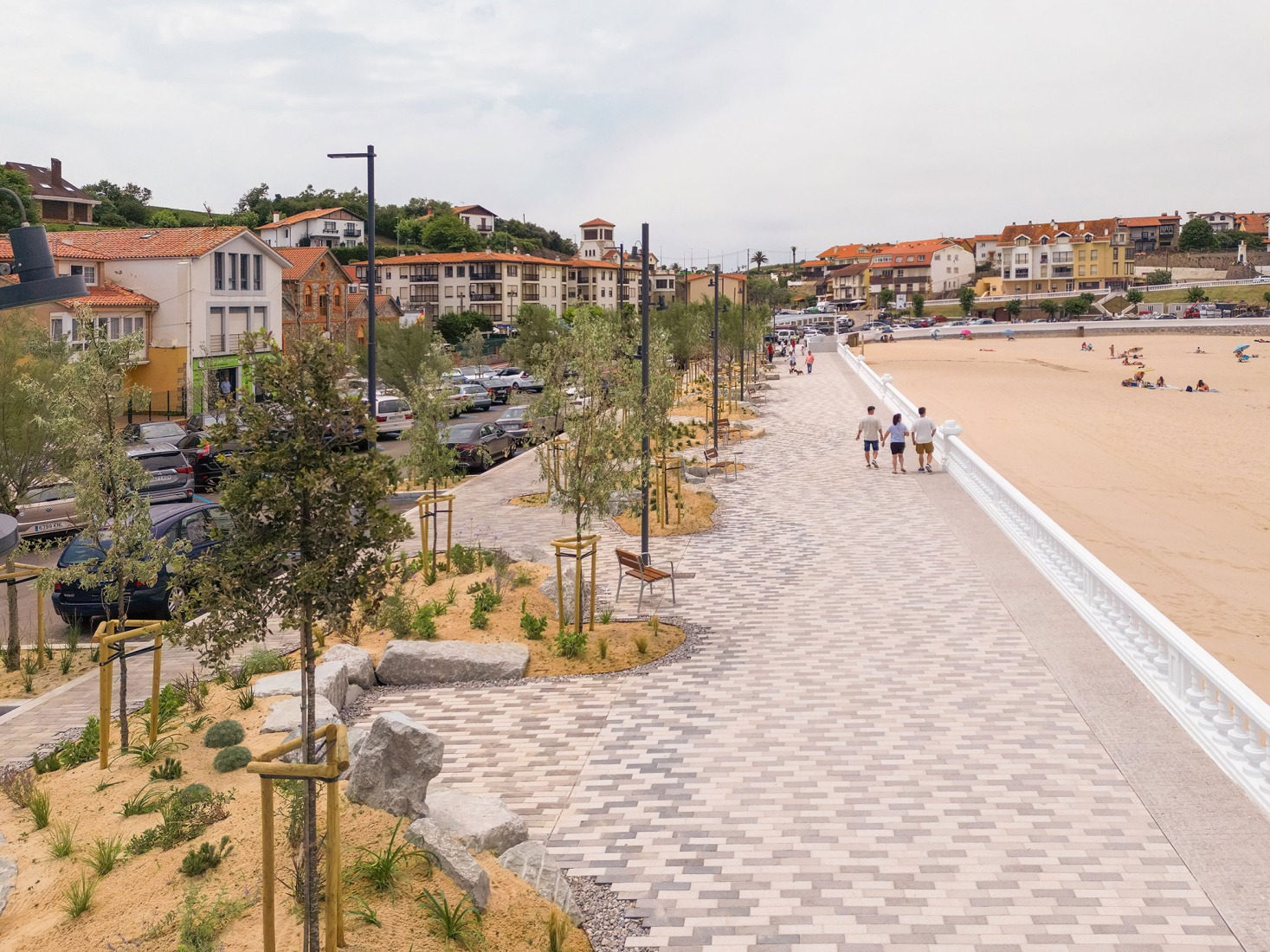 Paseo Marítimo de Comillas por Héctor Navarro + arkhitekton. Fotografía por Imagen Subliminal.