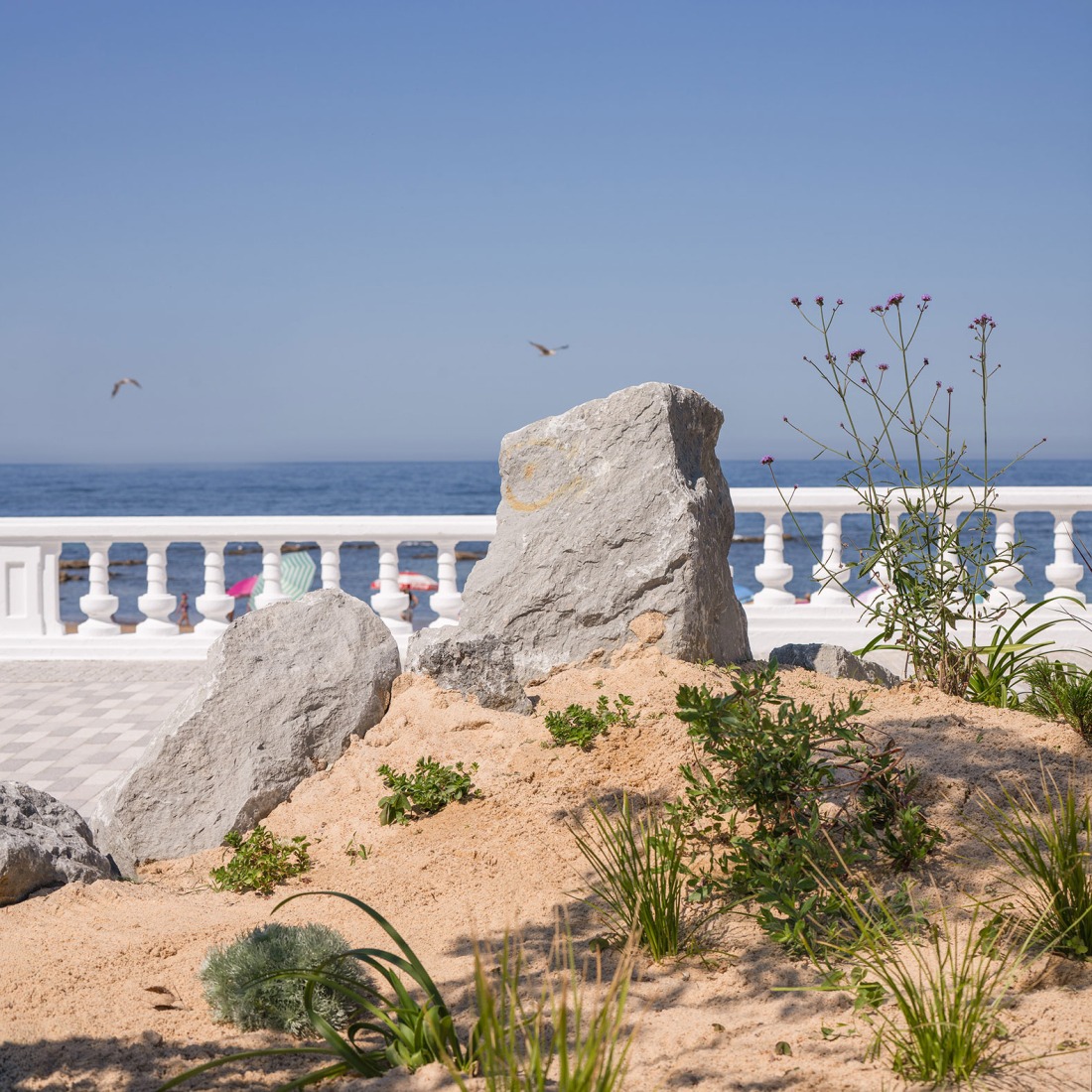 Paseo Marítimo de Comillas por Héctor Navarro + arkhitekton. Fotografía por Imagen Subliminal.