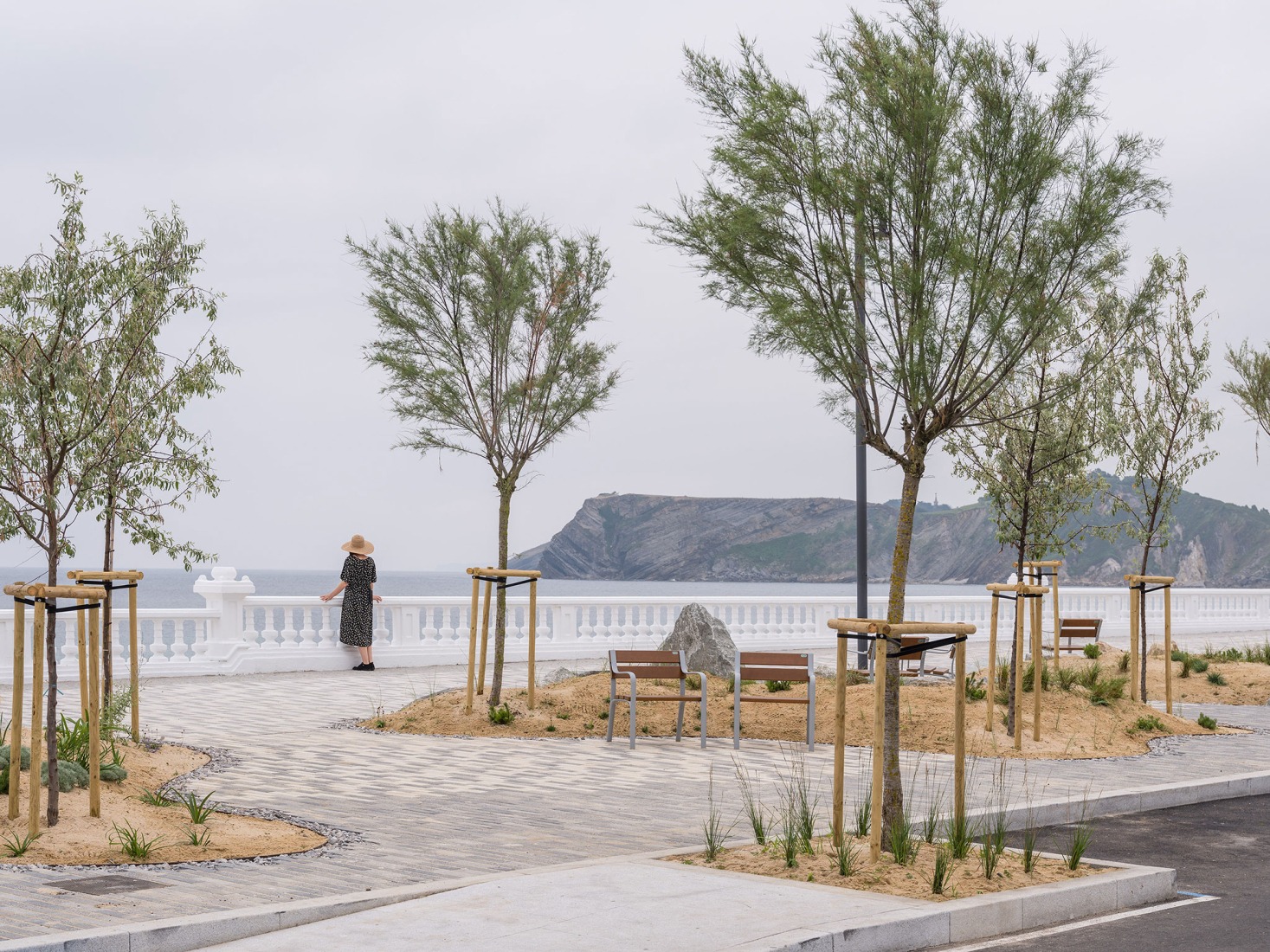 Paseo Marítimo de Comillas por Héctor Navarro + arkhitekton. Fotografía por Imagen Subliminal.
