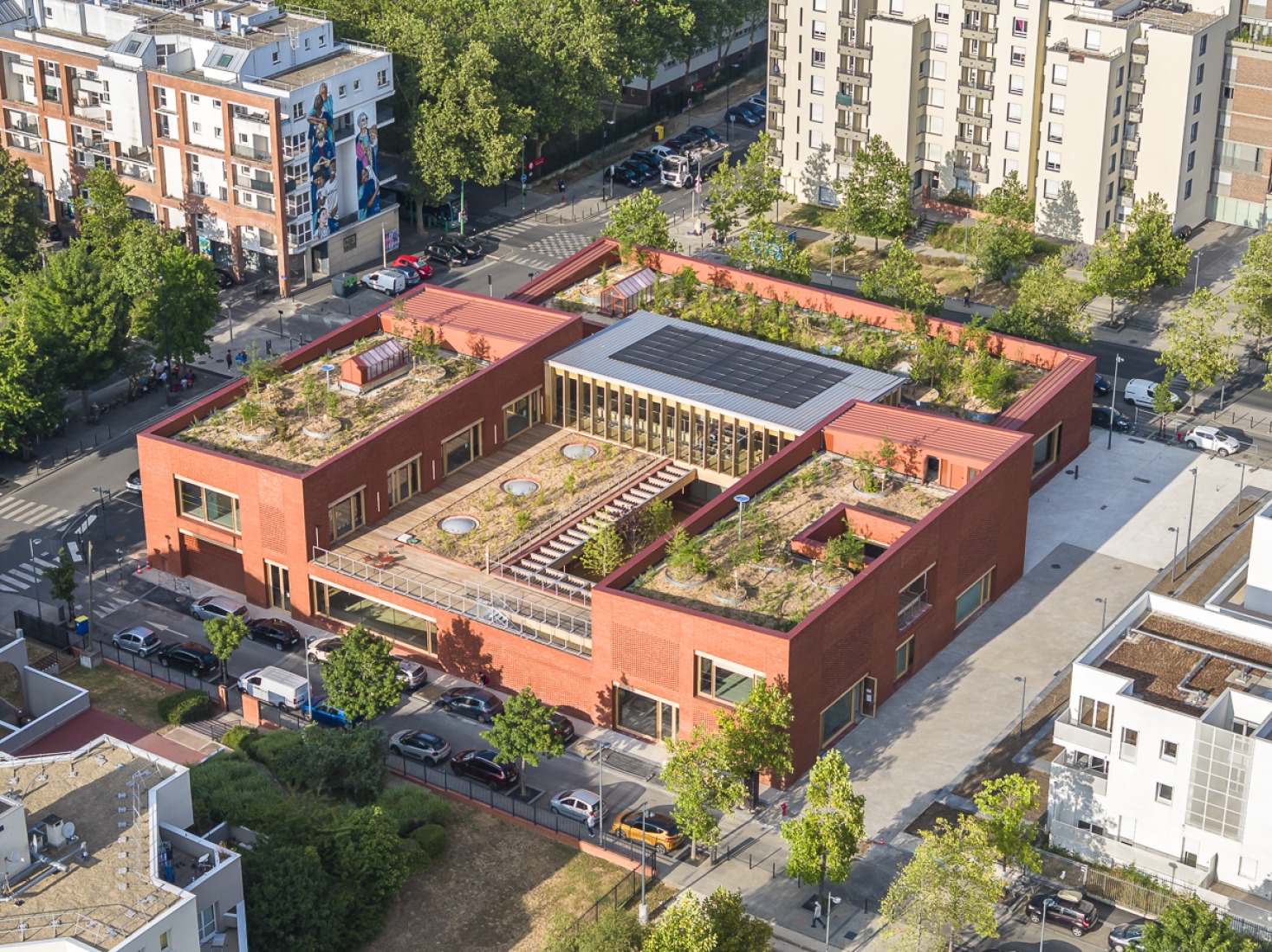 Jacques Prévert Public Services Center by HEMAA. Photograph by Sergio Grazia.