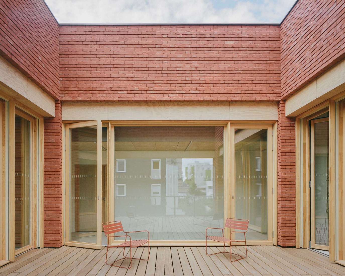 Jacques Prévert Public Services Center by HEMAA. Photograph by Charles Bouchaïb.
