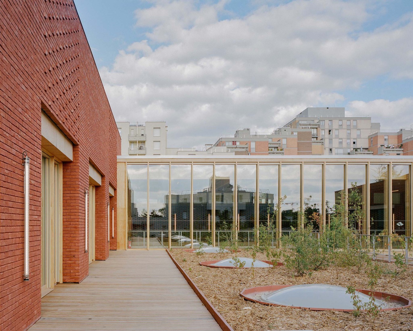 Jacques Prévert Public Services Center by HEMAA. Photograph by Charles Bouchaïb.