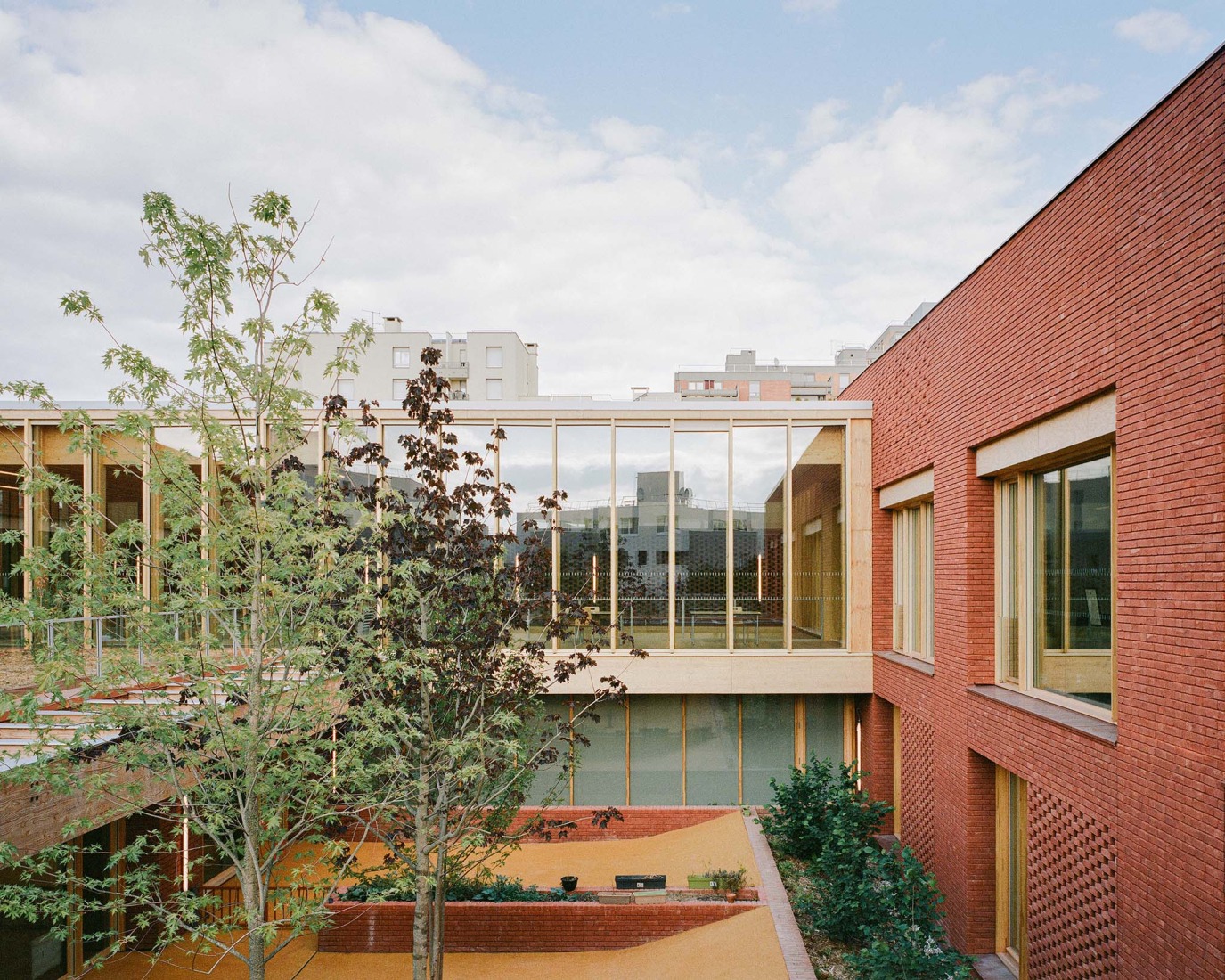 Jacques Prévert Public Services Center by HEMAA. Photograph by Charles Bouchaïb.