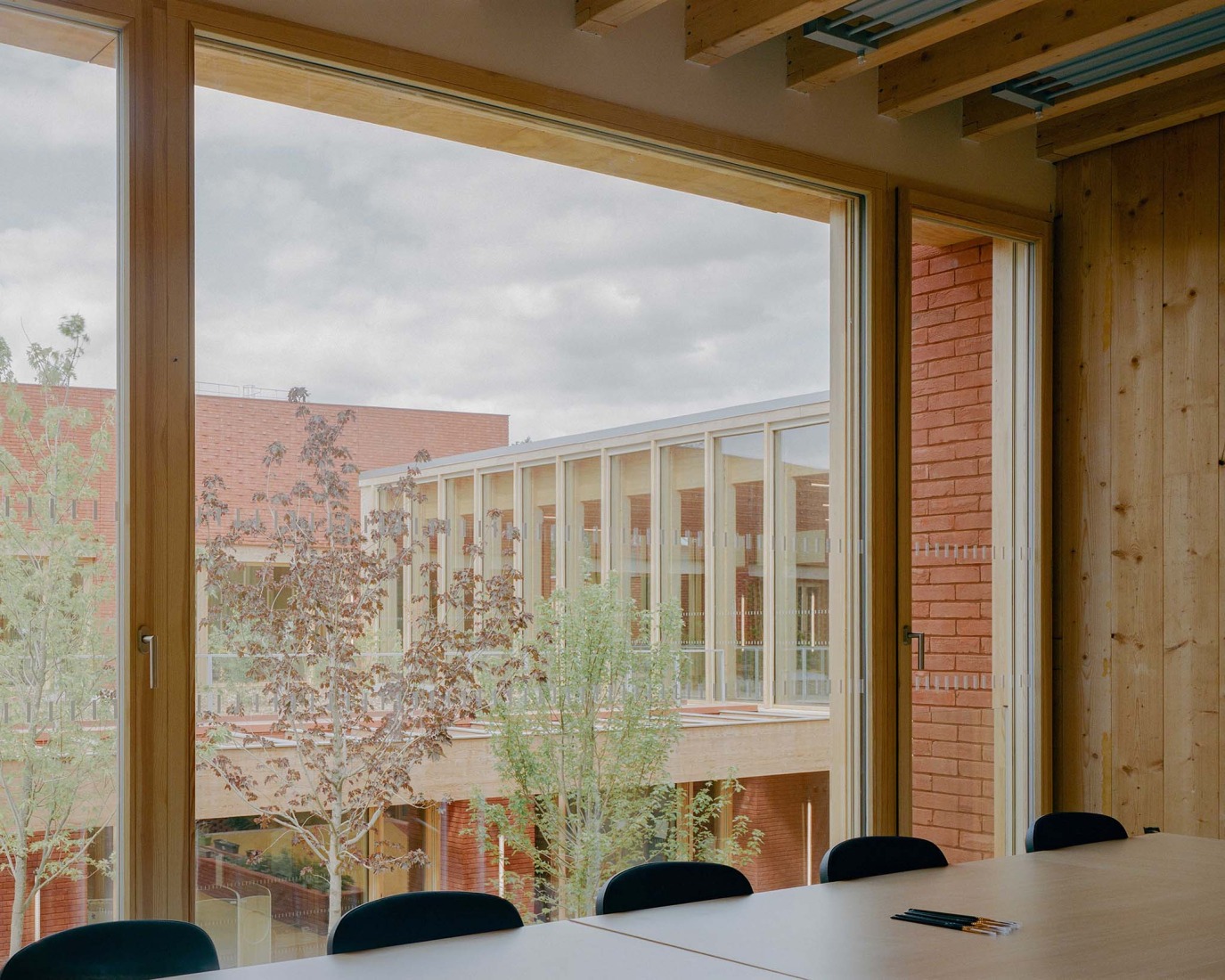 Jacques Prévert Public Services Center by HEMAA. Photograph by Charles Bouchaïb.