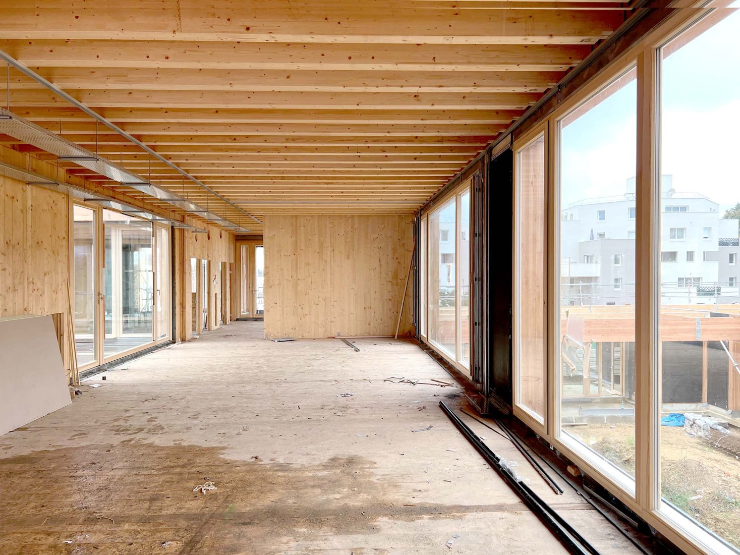 Construction process. Jacques Prévert Public Services Center by HEMAA.