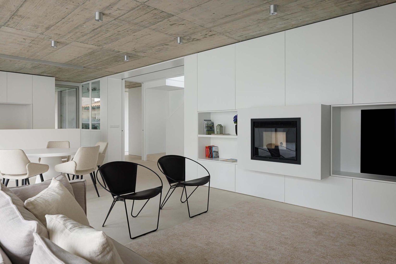 Casa Verde by M2 Senos Arquitectos. Photograph by Ivo Tavares Studio.  