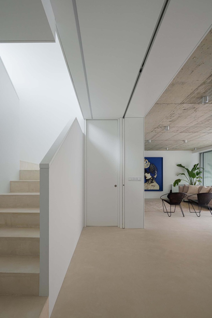 Casa Verde by M2 Senos Arquitectos. Photograph by Ivo Tavares Studio.  