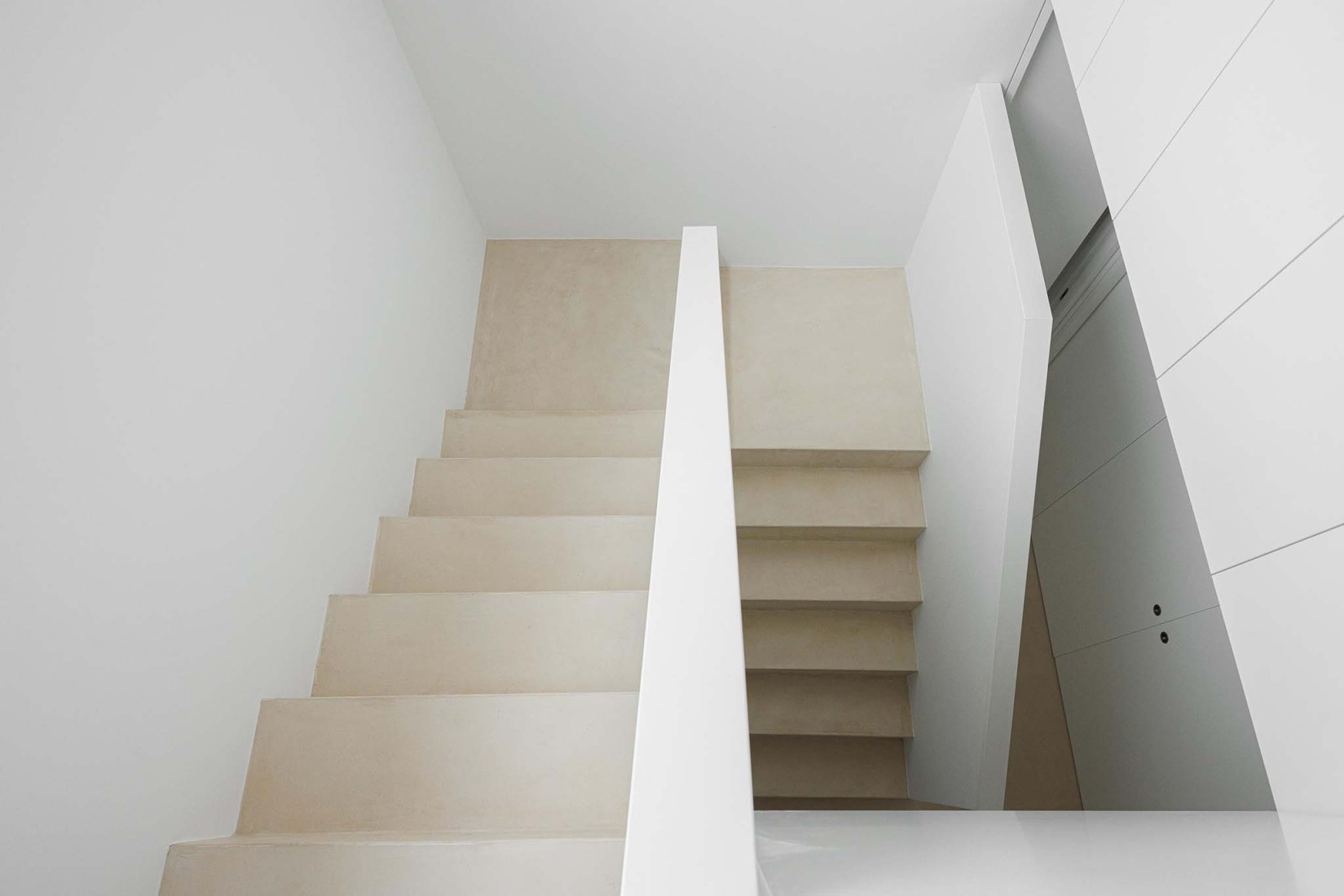 Casa Verde by M2 Senos Arquitectos. Photograph by Ivo Tavares Studio.  