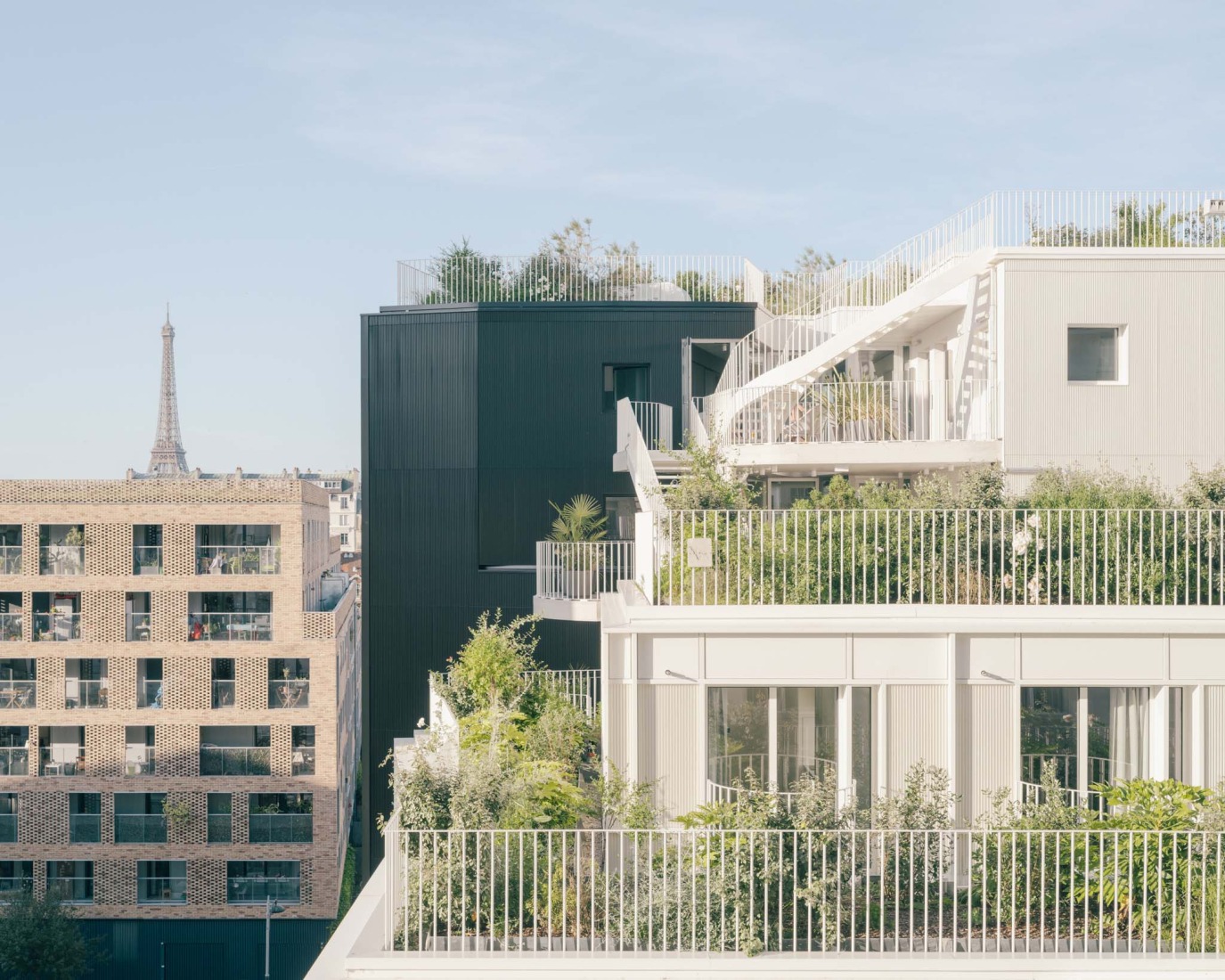 Residencia de estudiantes Lourmel por MARS Architectes. Fotografía por Charly Broyez.