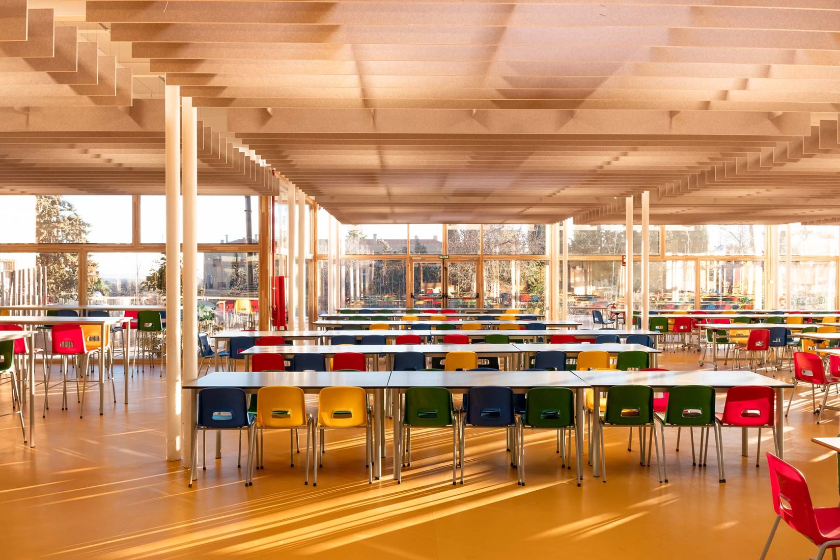 Renovation and expansion of the Ideo School by MH10. Photograph by Manuel Andrade.