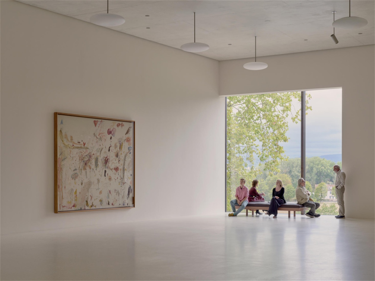 El conjunto ampliado de la Fundación Beyeler, Museo Wyss por Atelier Peter Zumthor. Vista de la instalación «Constellations». Fotografía por Mark Niedermann.