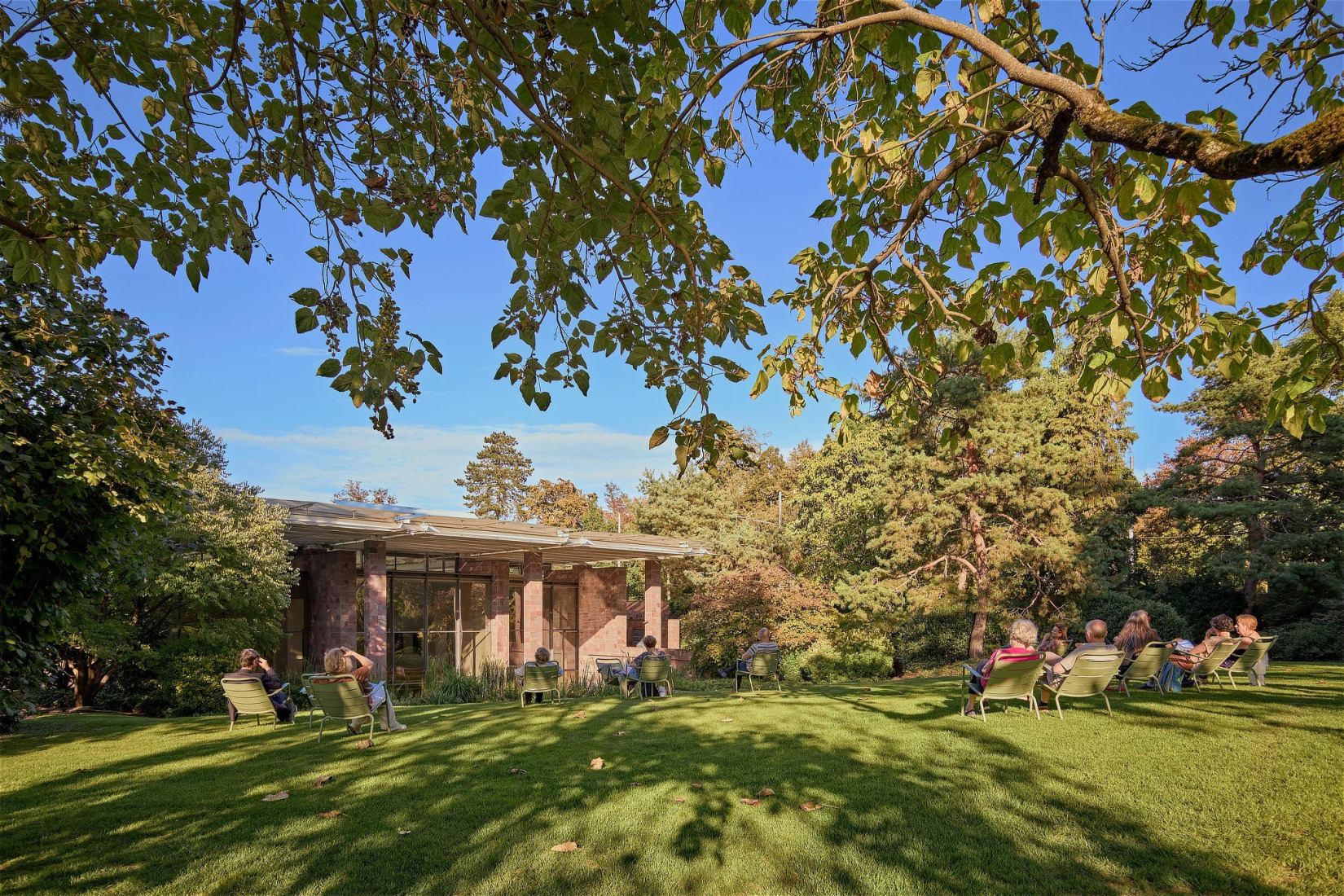 The expanded ensemble of the Fondation Beyeler, Beyeler Museum by Renzo Piano. Photograph by Mark Niedermann.