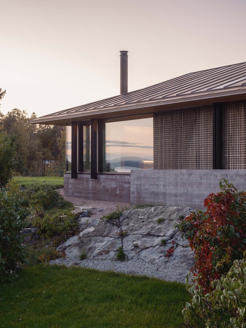 Cabin Ostøya by R21 Arkitekter. Photograph by Ruben Ratkusic. 