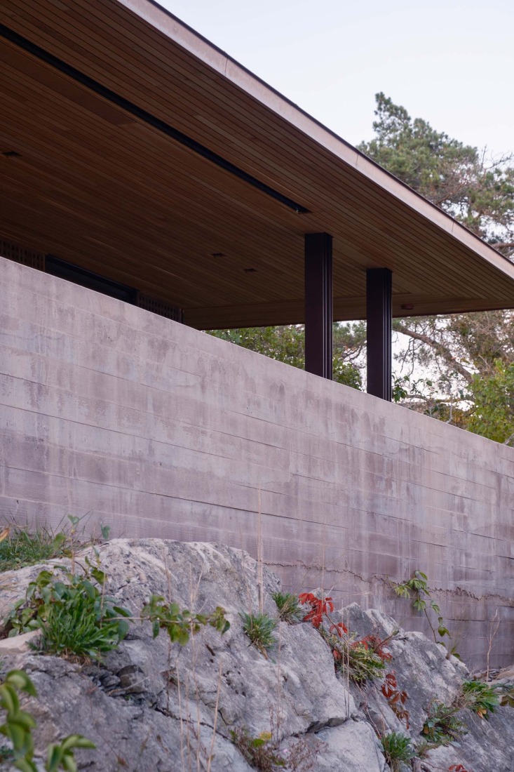 Cabin Ostøya by R21 Arkitekter. Photograph by Ruben Ratkusic.