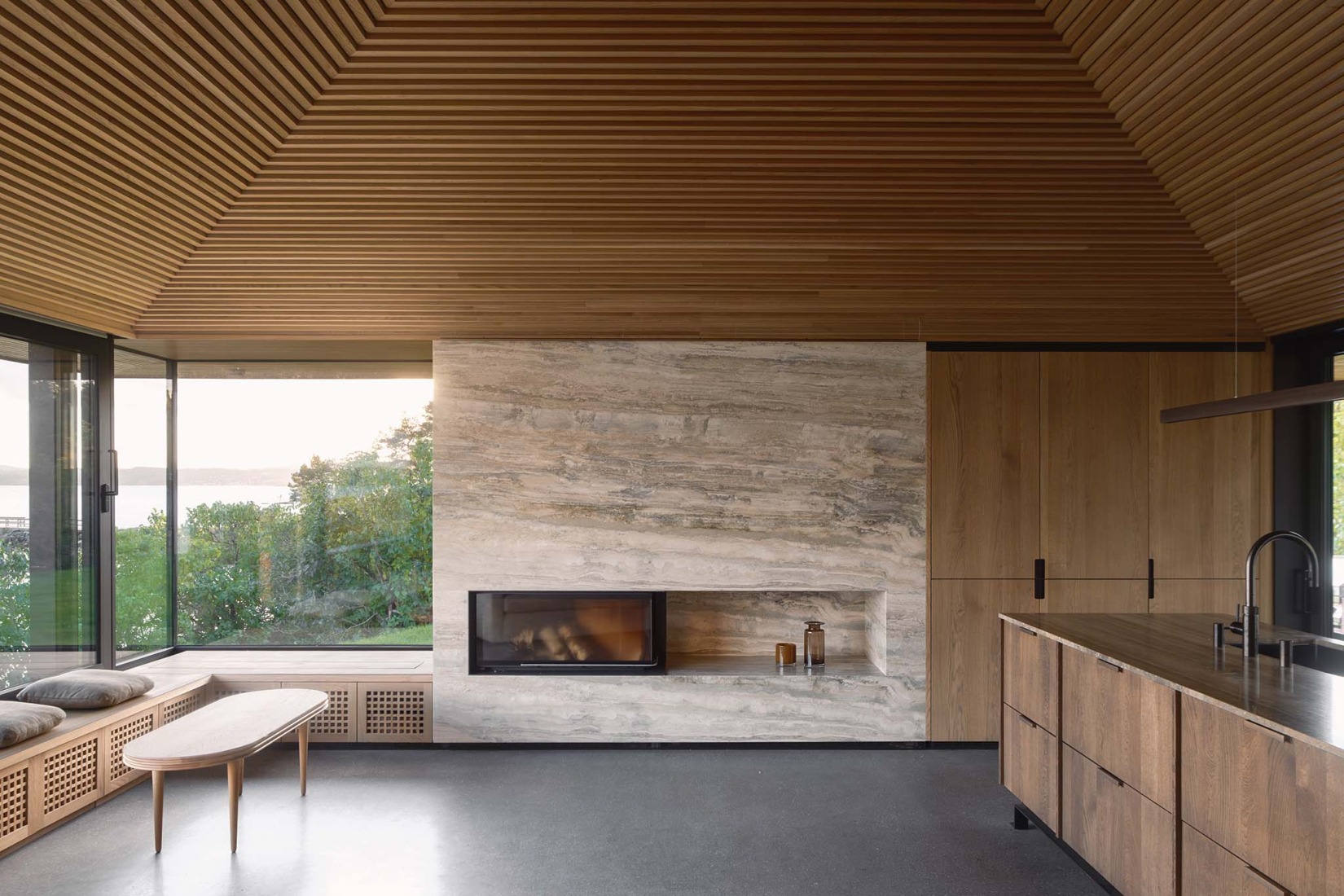 Cabin Ostøya by R21 Arkitekter. Photograph by Ruben Ratkusic.