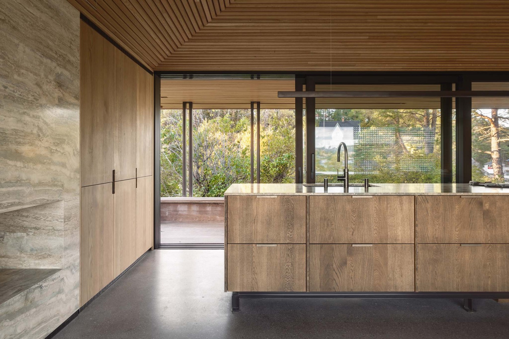 Cabin Ostøya by R21 Arkitekter. Photograph by Ruben Ratkusic.