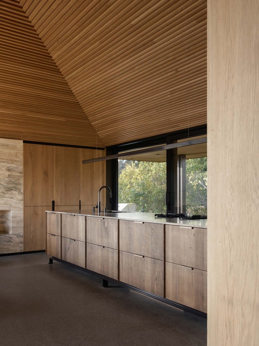 Cabin Ostøya by R21 Arkitekter. Photograph by Ruben Ratkusic.