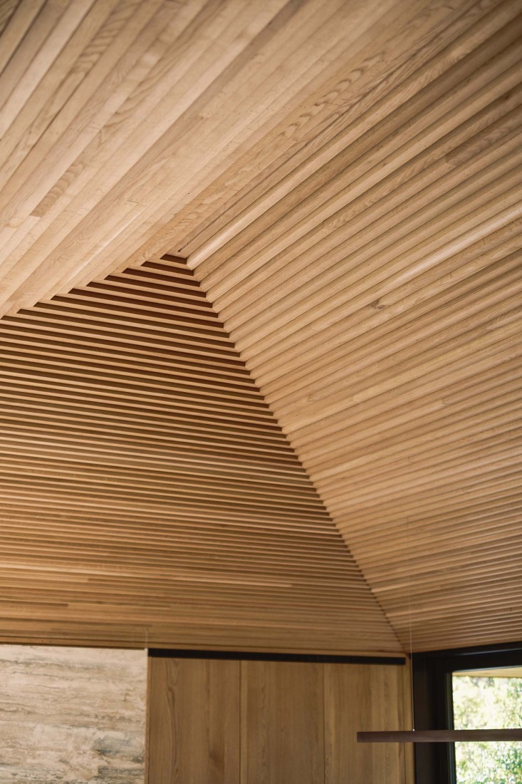 Cabin Ostøya by R21 Arkitekter. Photograph by Ruben Ratkusic.